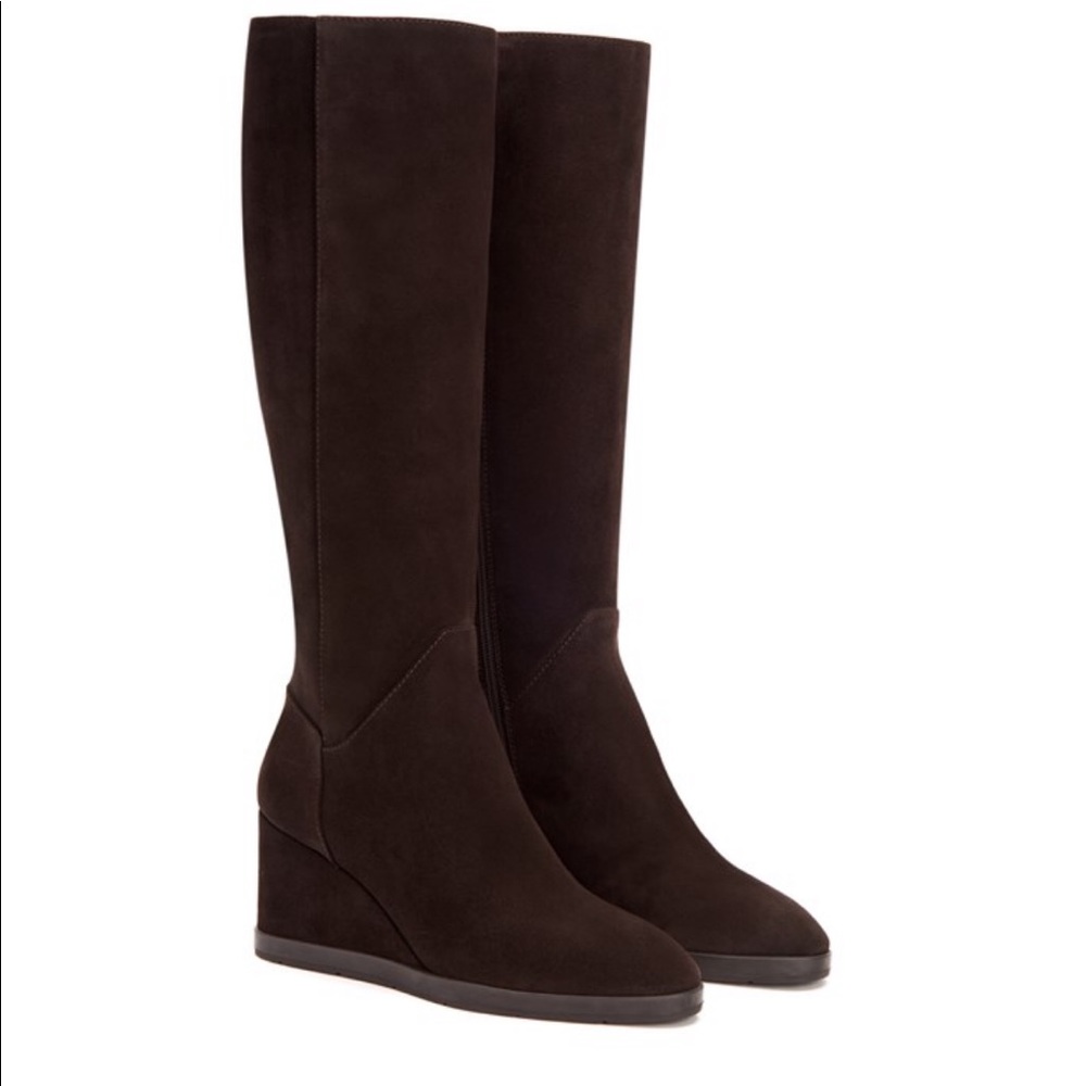 Black wedge suede boots